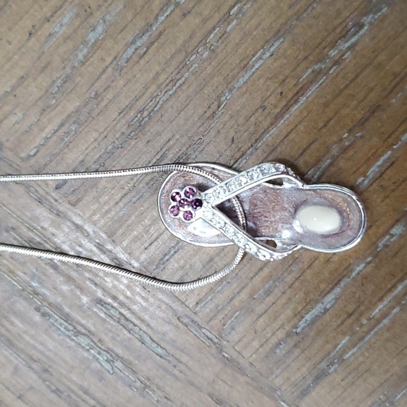 Sterling silver summer flip flop with chrystal and amethyst on 9.25 marked chain - Picture 1 of 4